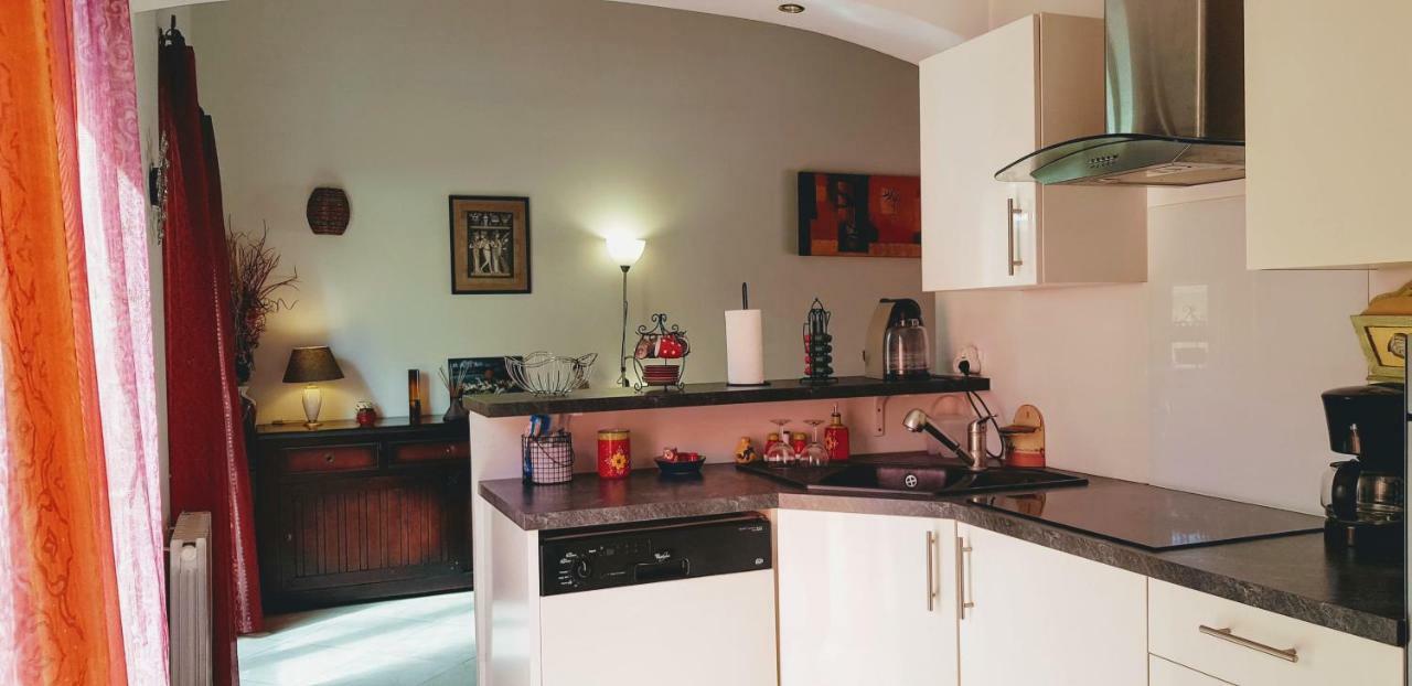 Maison Avec Jardin Au Calme La Crau Dış mekan fotoğraf